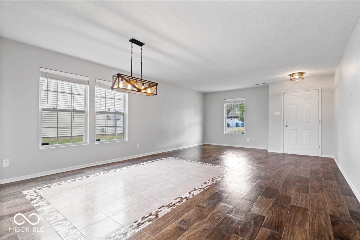 2426 Autumn Road Indianapolis, IN 46229 - Photo 4 of 40 Gallery Image 4