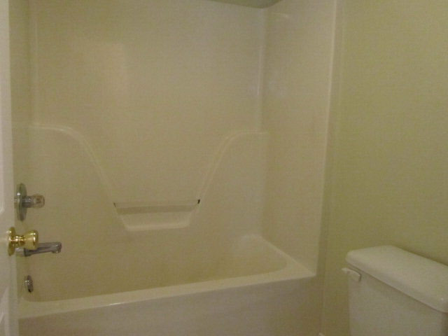 8781 Shannon's Mill Road Foley, AL 36535 - Photo 9 of 17 Master Bath