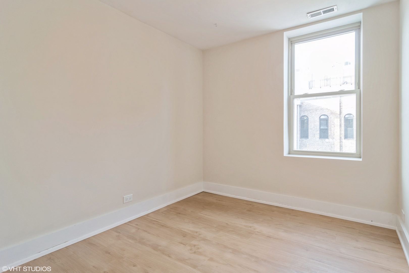 1047 West Madison Street, Unit 303 Chicago, IL 60607 - Photo 12 of 16