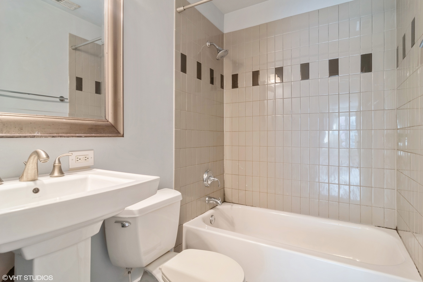 1047 West Madison Street, Unit 303 Chicago, IL 60607 - Photo 13 of 16