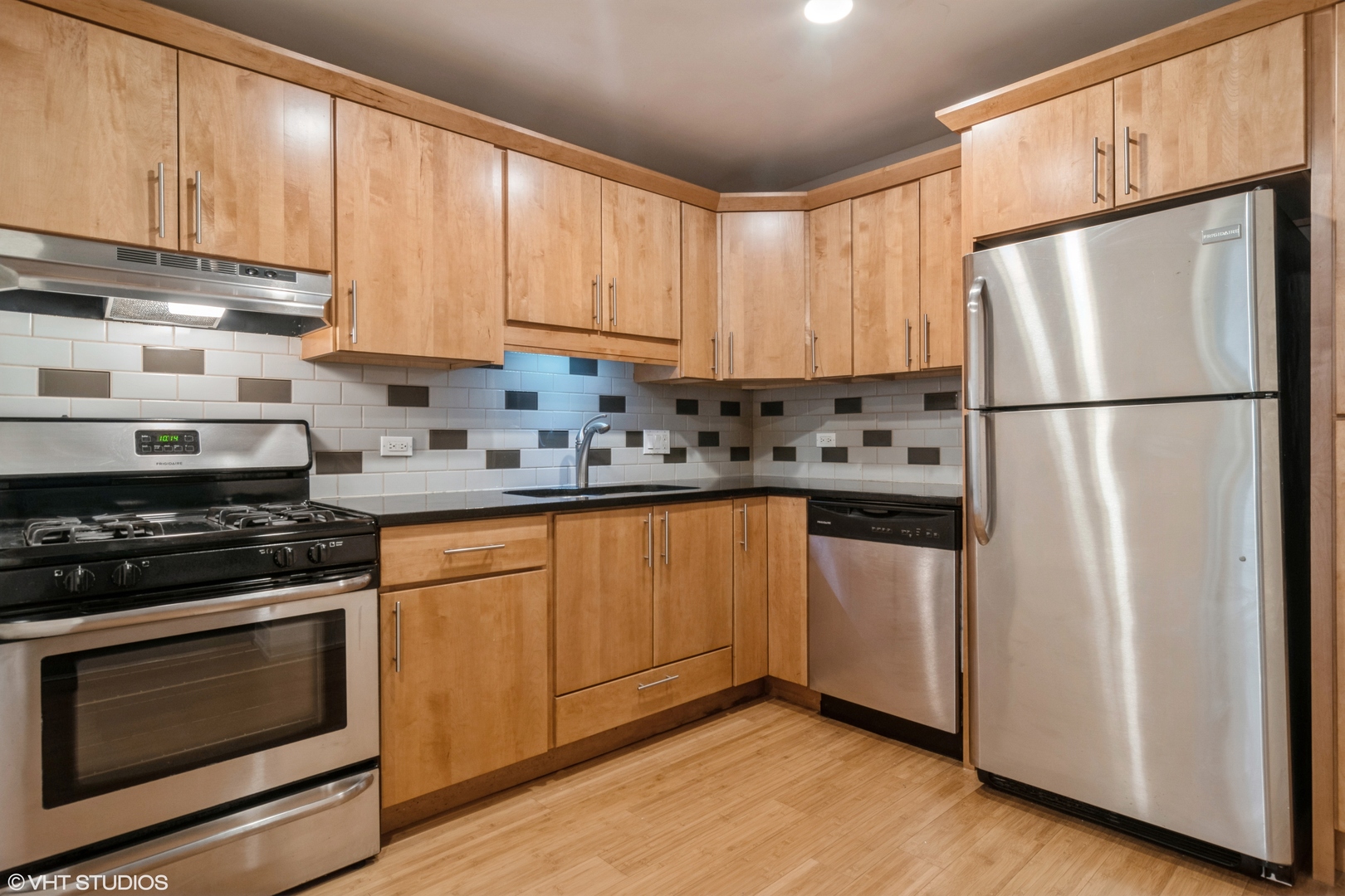 1047 West Madison Street, Unit 303 Chicago, IL 60607 - Photo 2 of 16