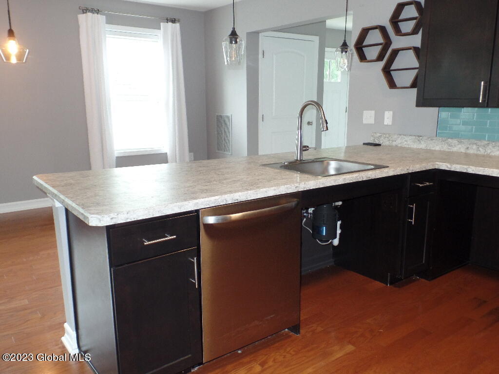 164 Paddock Circle Rotterdam, NY 12306 - Photo 11 of 53 SAM_4425 (1)