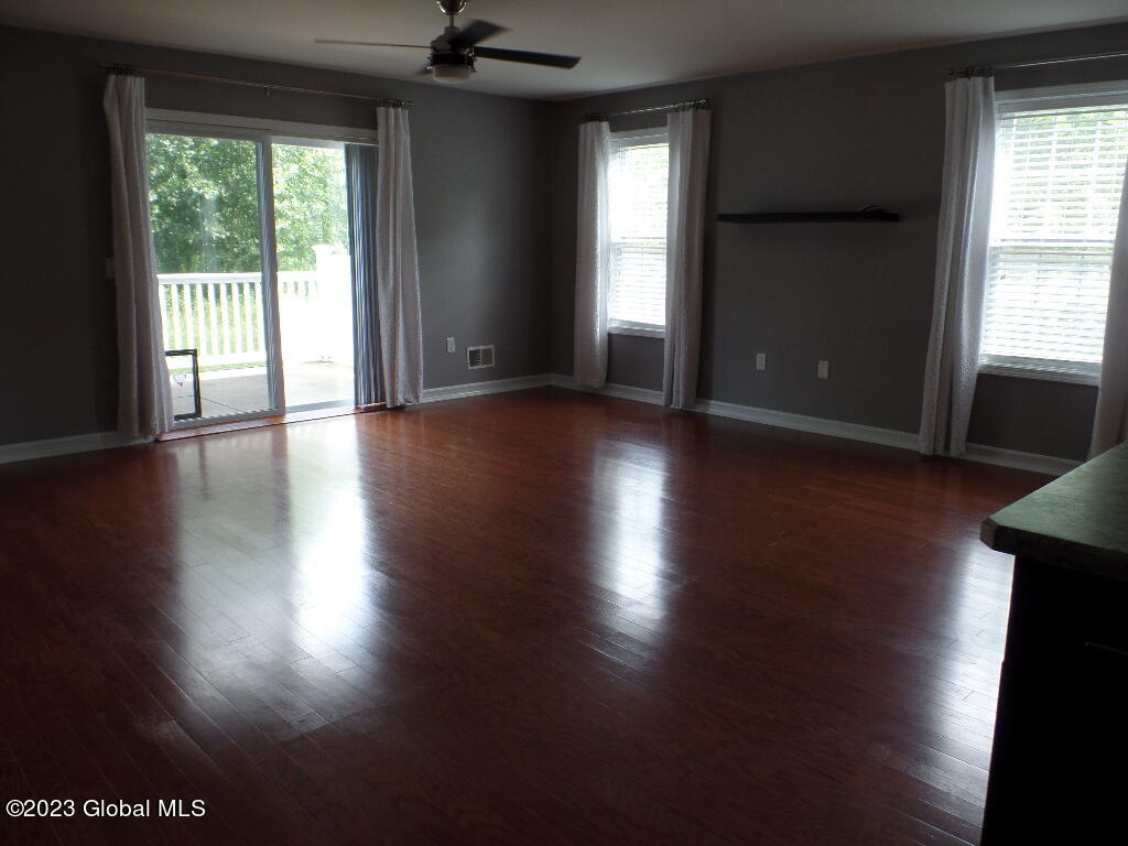 164 Paddock Circle Rotterdam, NY 12306 - Photo 16 of 53 SAM_4414 (1)