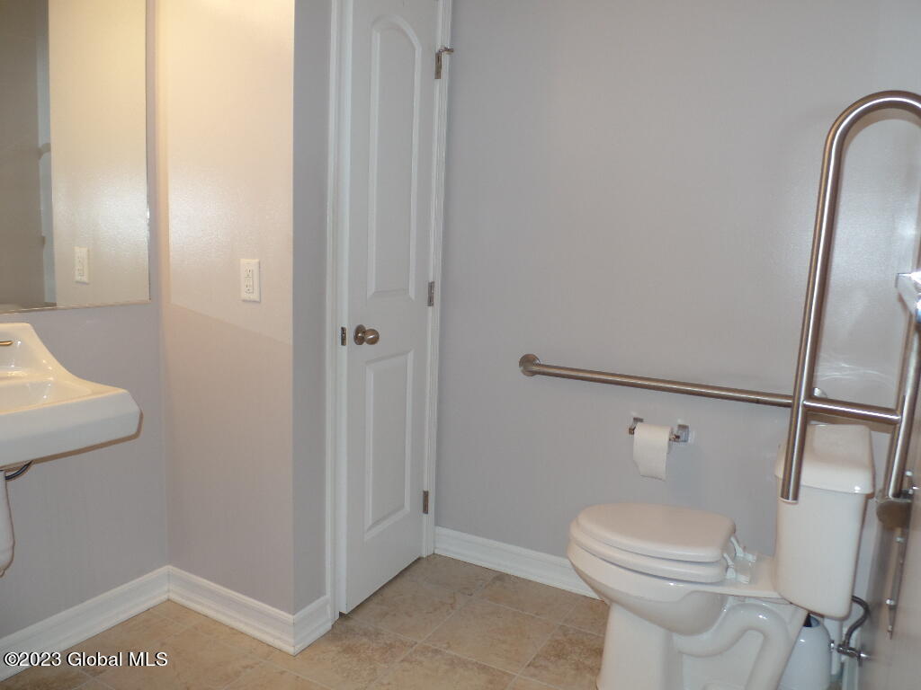 164 Paddock Circle Rotterdam, NY 12306 - Photo 21 of 53 SAM_4402 (1)