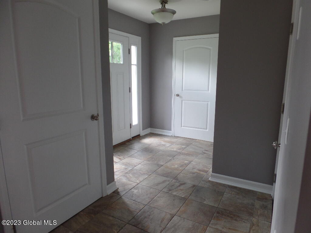 164 Paddock Circle Rotterdam, NY 12306 - Photo 4 of 53 SAM_4358 (1)
