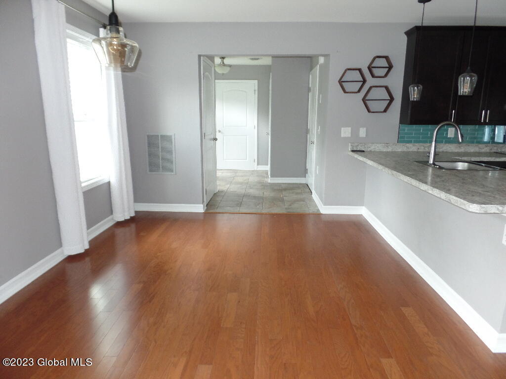 164 Paddock Circle Rotterdam, NY 12306 - Photo 6 of 53 SAM_4356 (1)