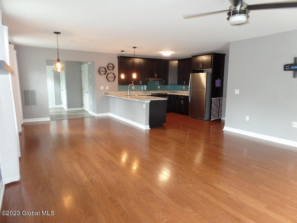164 Paddock Circle Rotterdam, NY 12306 - Photo 7 of 53 SAM_4369 (1)