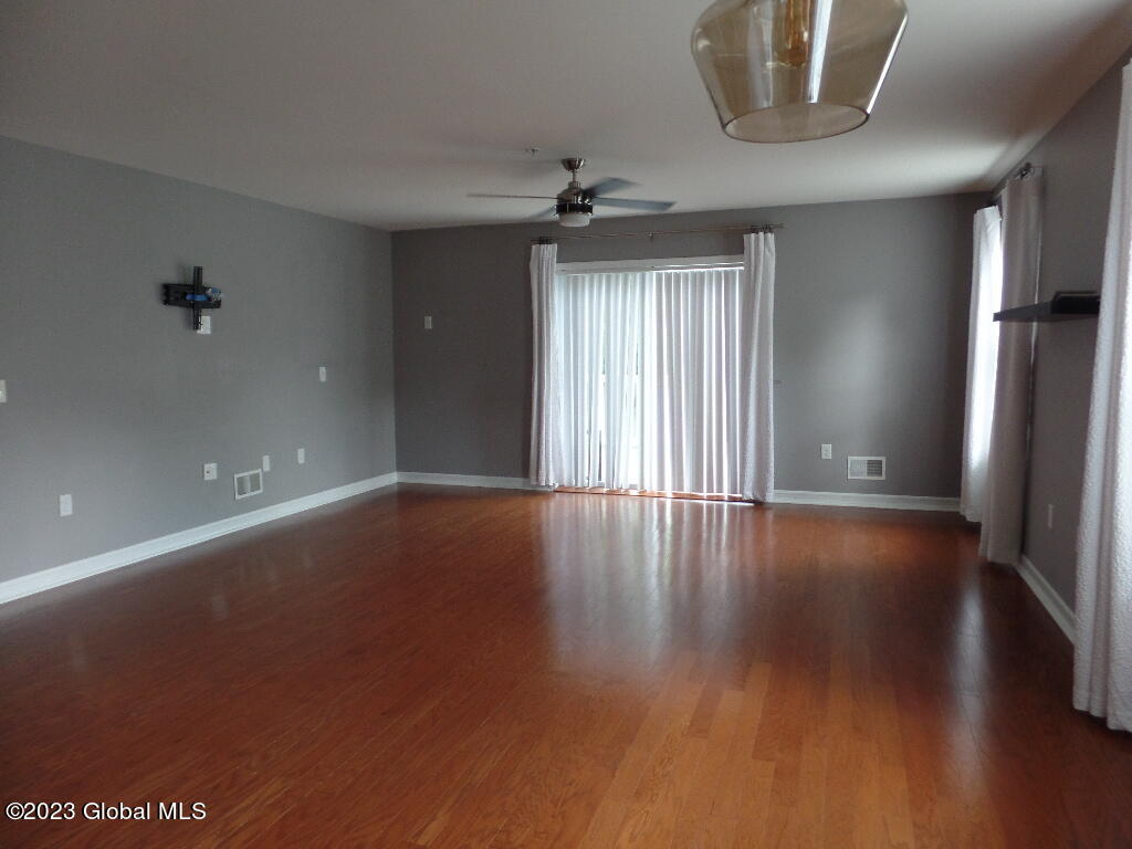164 Paddock Circle Rotterdam, NY 12306 - Photo 10 of 53 SAM_4360 (1)