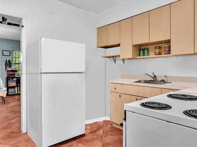 $1,975,000 | 3210 Elizabeth Street, Miami, FL 33133