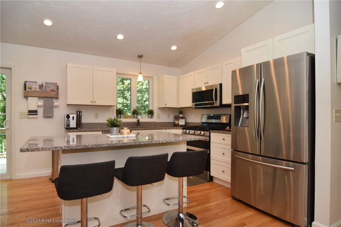 162 William Henry Road Scituate, RI 02857 - Photo 13 of 37