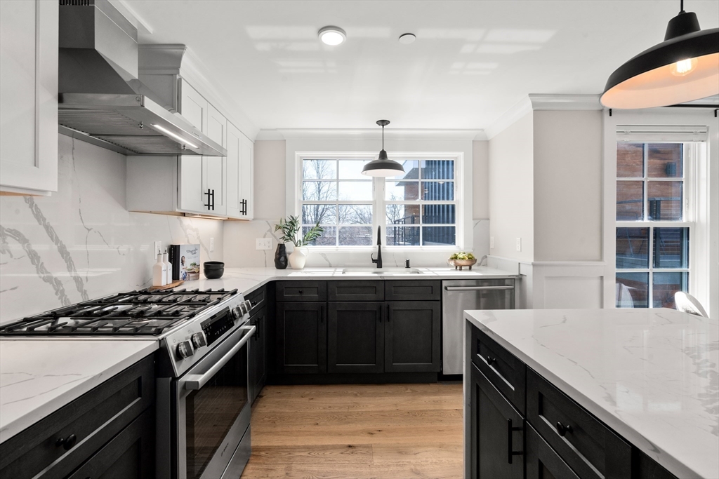 7 Dane Street, Unit D Somerville, MA 02143 - Photo 4 of 17