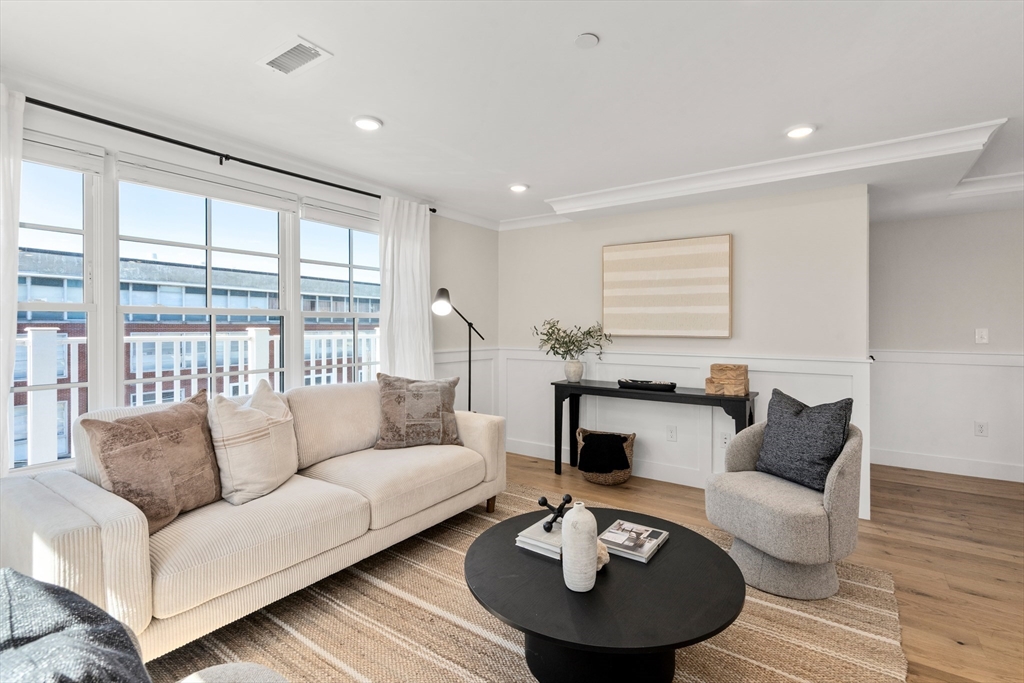 7 Dane Street, Unit D Somerville, MA 02143 - Photo 5 of 17