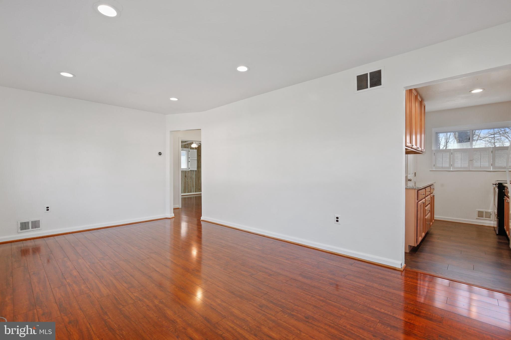 11518 Mapleview Drive Silver Spring, MD 20902 - Photo 7 of 38