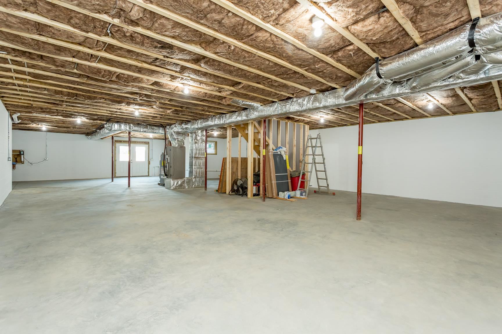 297 Battlefield Road Waynesboro, VA 22980 - Photo 36 of 61 a view of an empty room