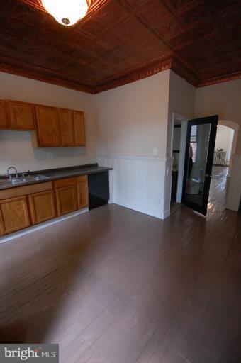 2325 Annapolis Road Baltimore, MD 21230 - Photo 14 of 29 Kitchen