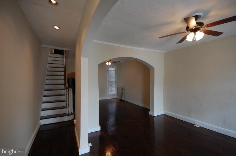 2325 Annapolis Road Baltimore, MD 21230 - Photo 21 of 29 Living Room