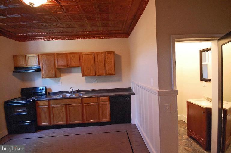 2325 Annapolis Road Baltimore, MD 21230 - Photo 26 of 29 Kitchen
