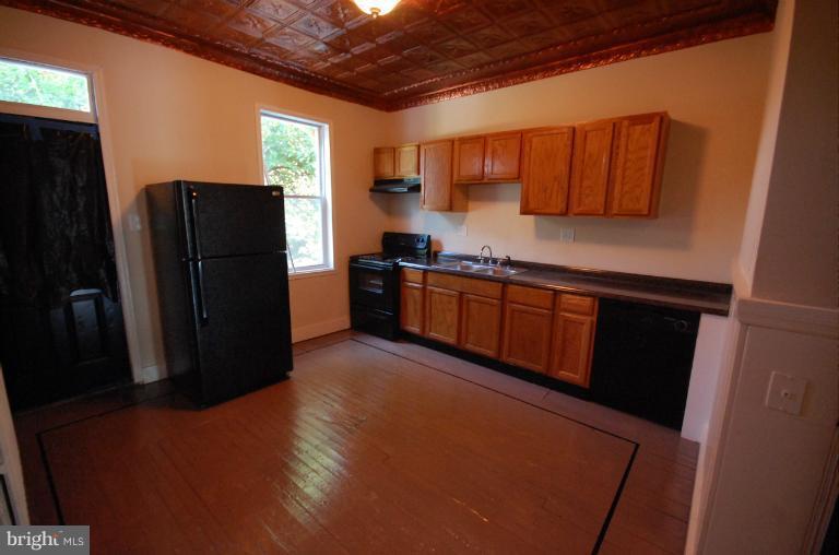 2325 Annapolis Road Baltimore, MD 21230 - Photo 27 of 29 Kitchen