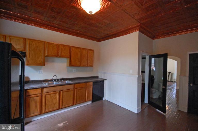 2325 Annapolis Road Baltimore, MD 21230 - Photo 4 of 29 Kitchen