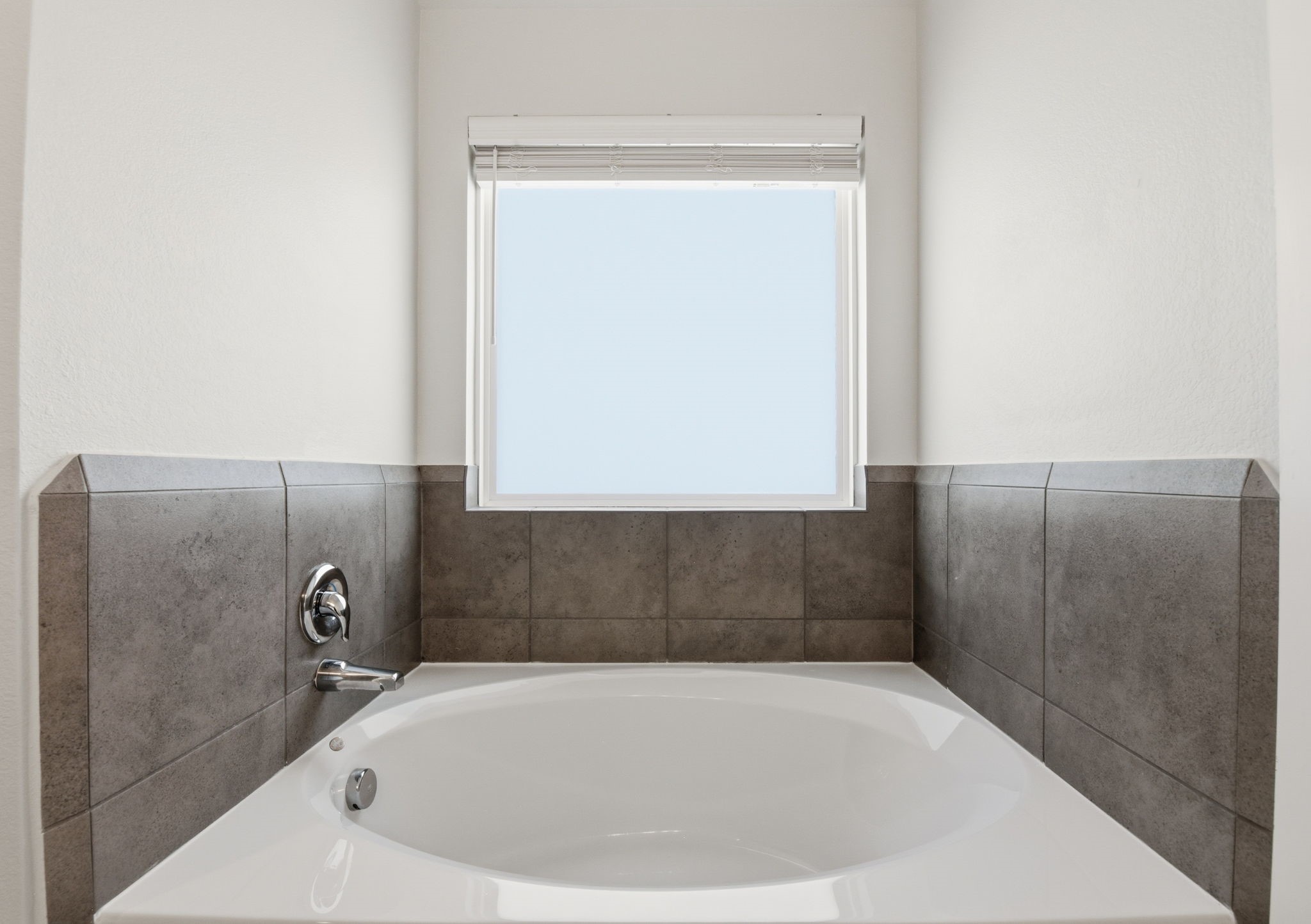 12411 Southern Trail Court Magnolia, TX 77354 - Photo 25 of 38 a bathroom with a bathtub