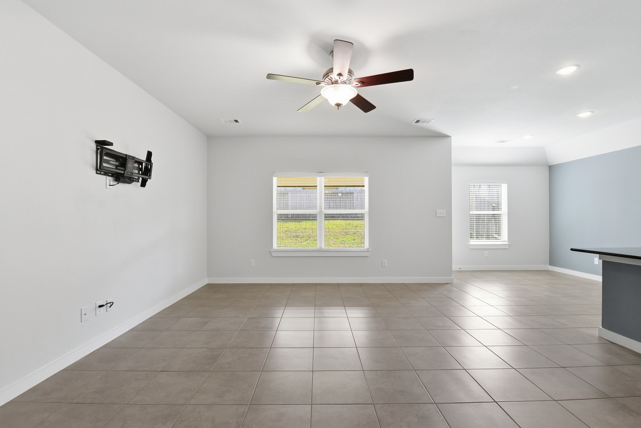 12411 Southern Trail Court Magnolia, TX 77354 - Photo 34 of 38 a view of an empty room with a window