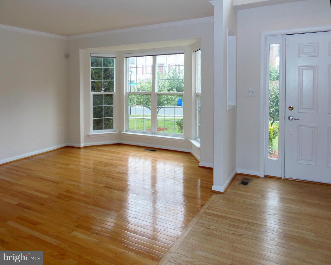 1909 Grey Castle Way Silver Spring, MD 20903 - Photo 2 of 27 Living Room