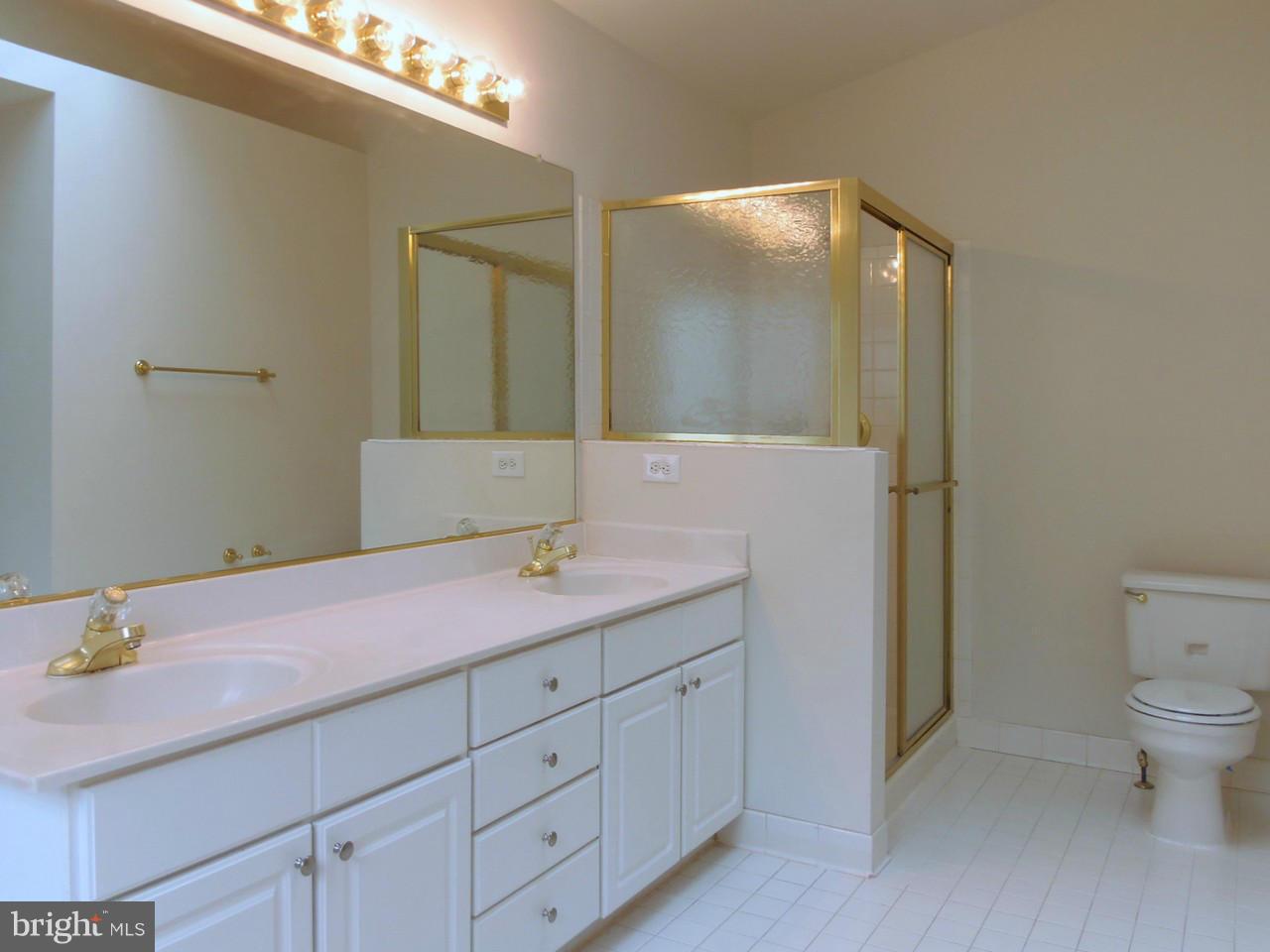 1909 Grey Castle Way Silver Spring, MD 20903 - Photo 18 of 27 Bath (Master)