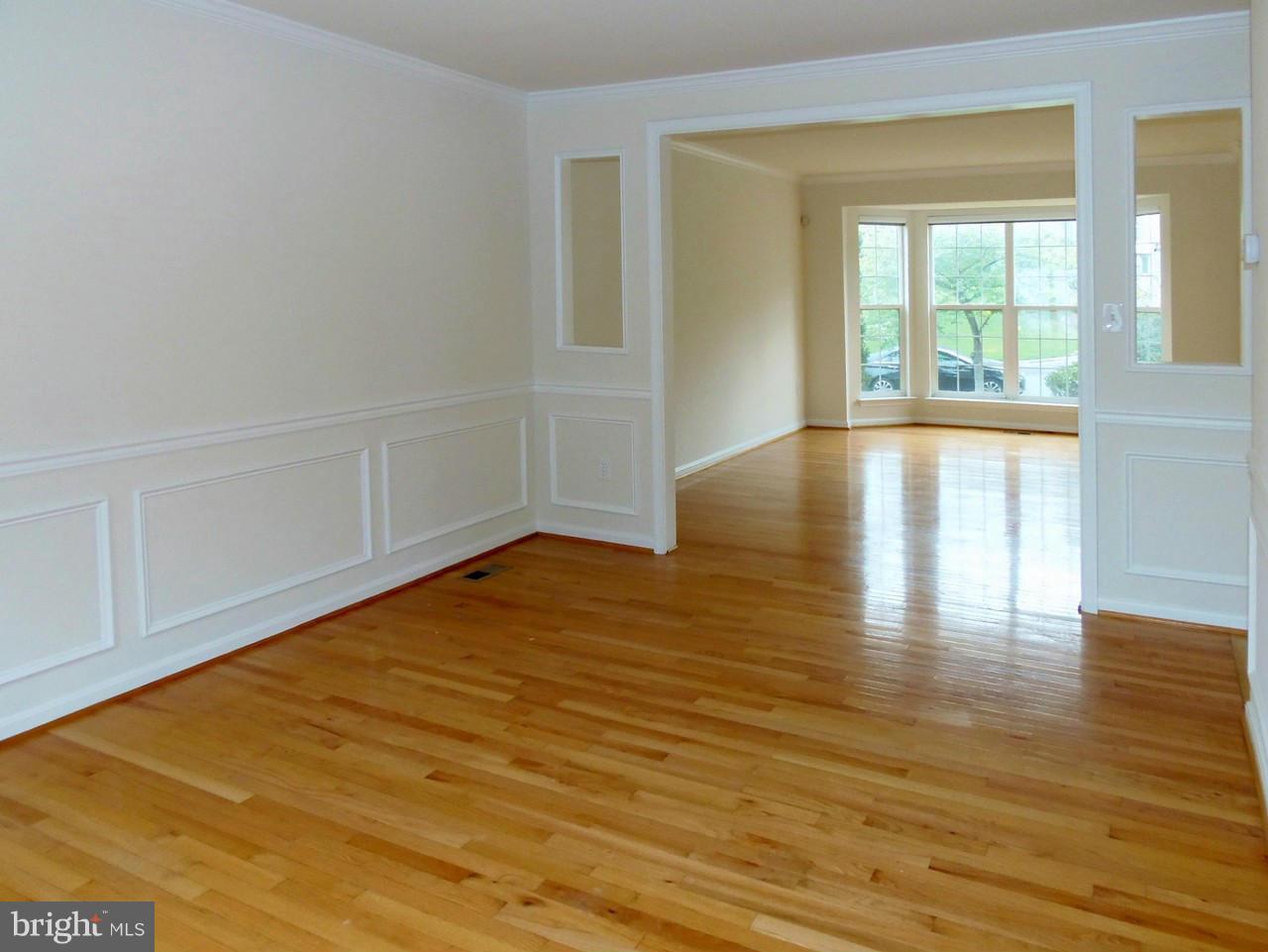 1909 Grey Castle Way Silver Spring, MD 20903 - Photo 5 of 27 Dining Room