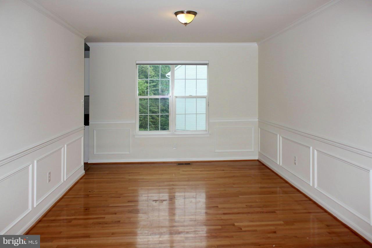 1909 Grey Castle Way Silver Spring, MD 20903 - Photo 6 of 27 Dining Room