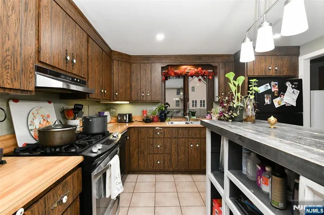 $549,900 | 32 Grove Street, Wanaque, NJ 07465