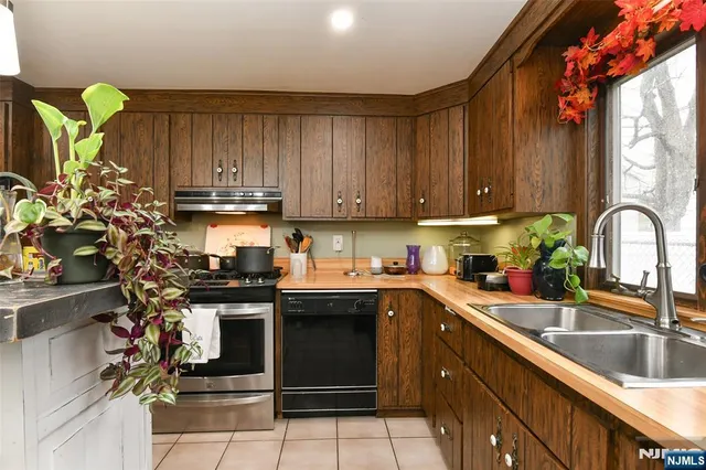 $549,900 | 32 Grove Street, Wanaque, NJ 07465