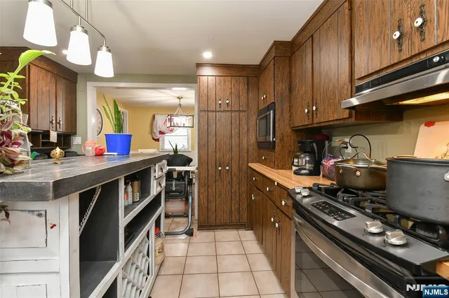 $549,900 | 32 Grove Street, Wanaque, NJ 07465