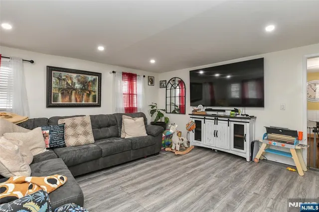 $549,900 | 32 Grove Street, Wanaque, NJ 07465