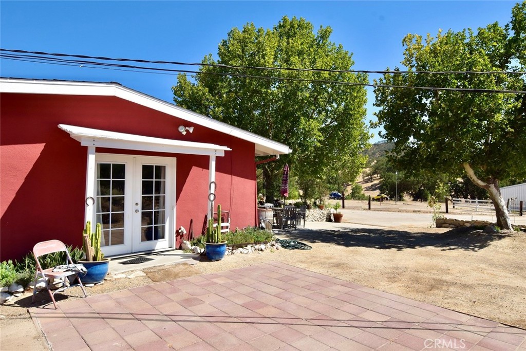 76980 San Antonio Road Bradley, CA 93426 - Photo 13 of 54 a front view of a house