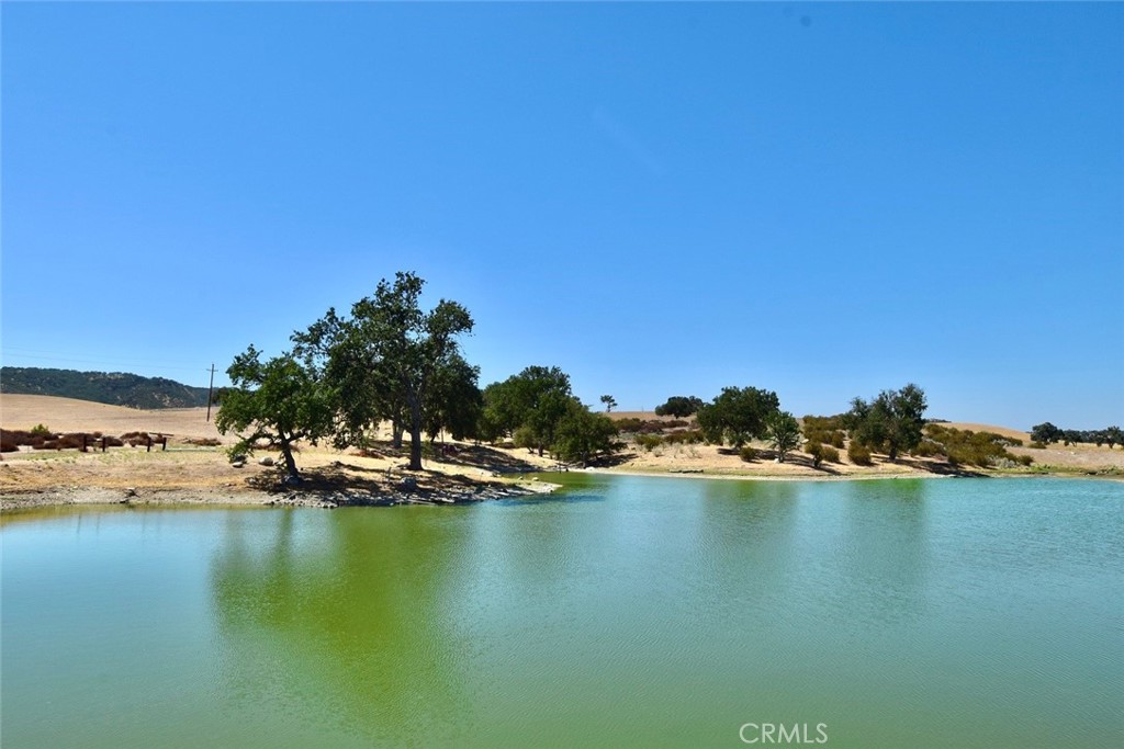 76980 San Antonio Road Bradley, CA 93426 - Photo 2 of 54 a view of an ocean with city