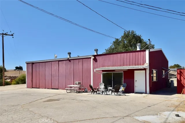 a view of an outdoor space with seating area