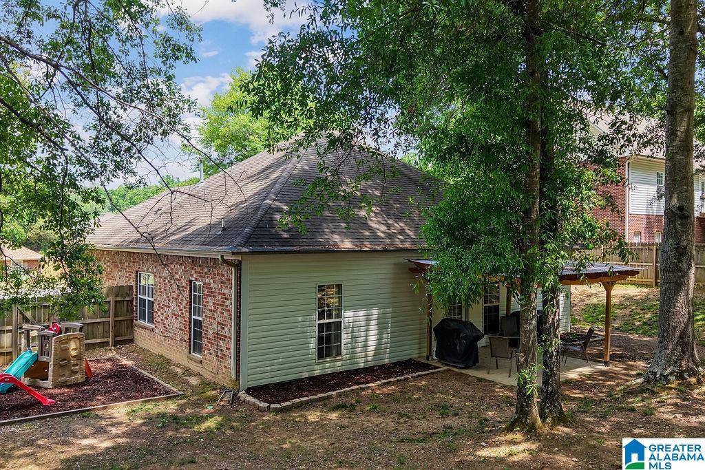 303 Meadow Circle Alabaster, AL 35114 - Photo 8 of 31