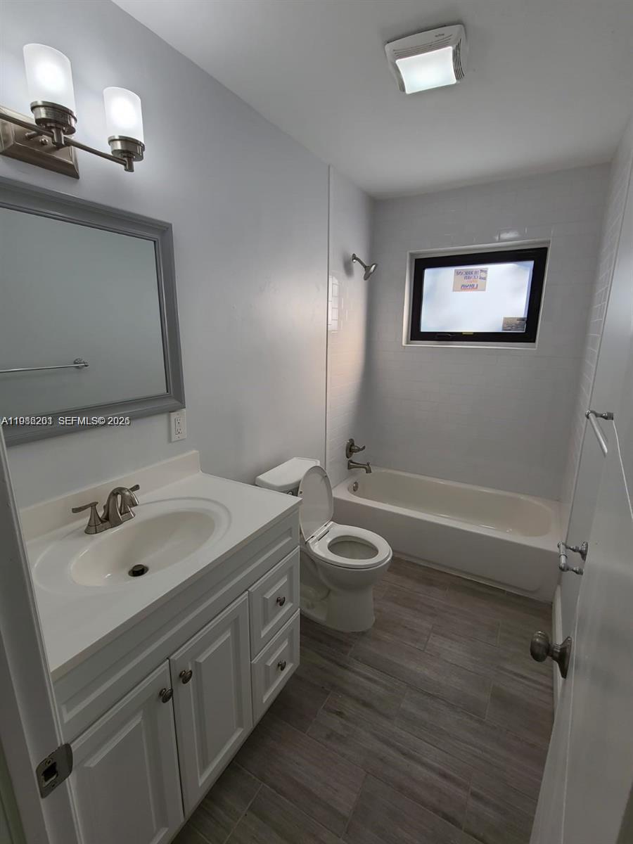 2008 Northeast 4th Avenue, Unit R Wilton Manors, FL 33305 - Photo 5 of 6