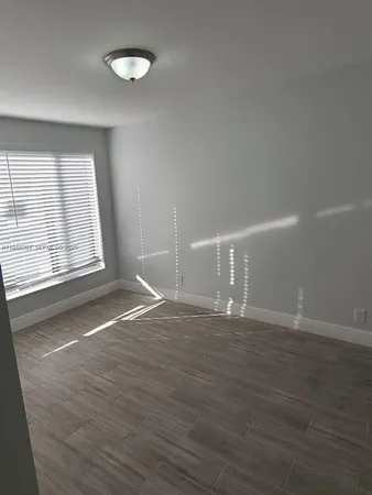 $2,600 | 2008 Northeast 4th Avenue, Unit R, Wilton Manors, FL 33305