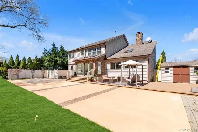 $1,700,000 | 219 Carnation Drive, Farmingdale, NY 11735