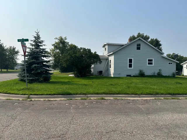 $199,900 | 204 Rossman Avenue, Detroit Lakes, MN 56501