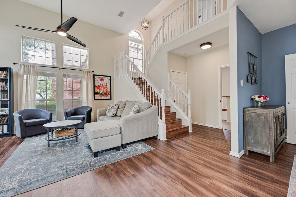 819 Canal Street Irving, TX 75063 - Photo 5 of 32