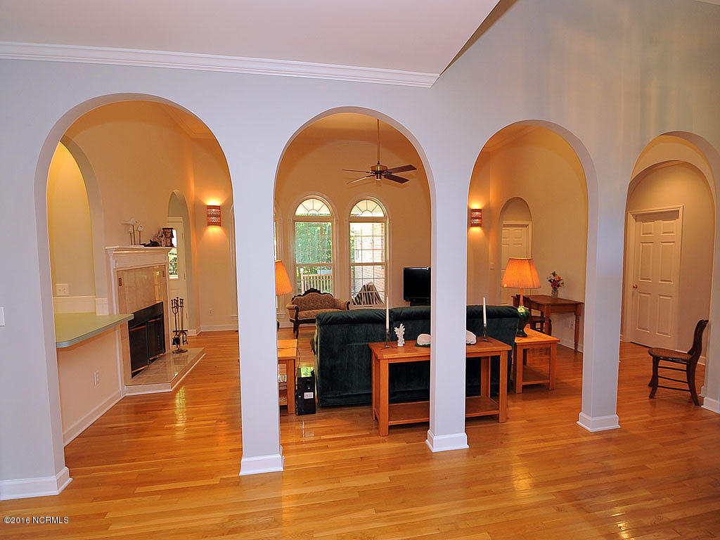 602 Hughes Road Hampstead, NC 28443 - Photo 11 of 31 Living Area