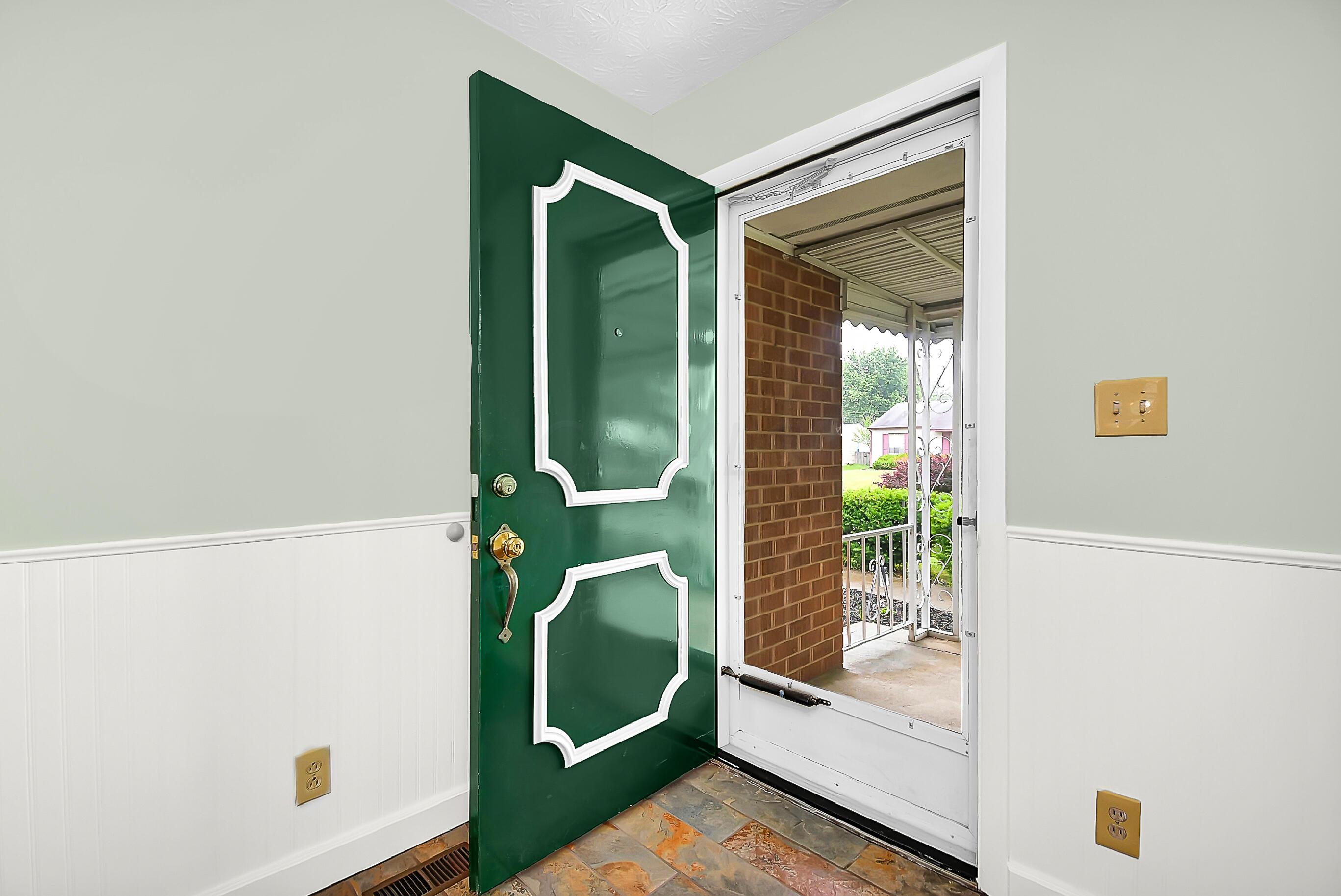 450 Redmond Road Columbus, OH 43228 - Photo 4 of 20 Gallery Image 4