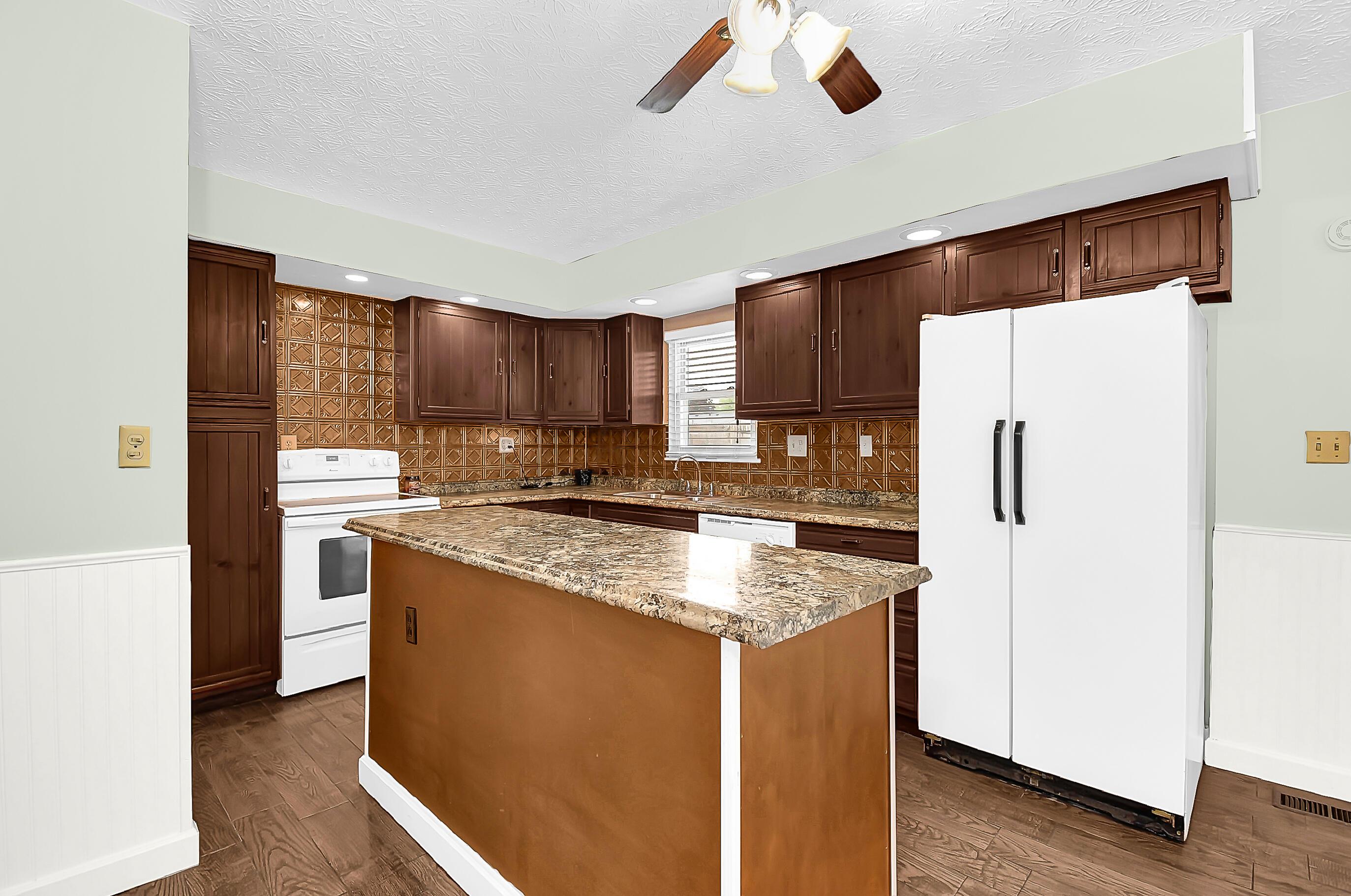 450 Redmond Road Columbus, OH 43228 - Photo 9 of 20 Gallery Image 9