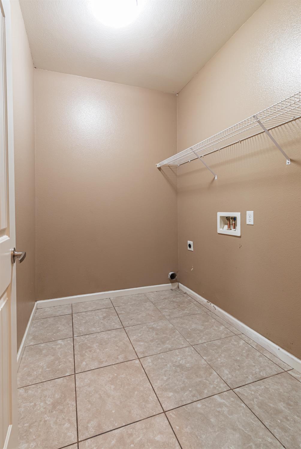 863 Legacy Drive Lemoore, CA 93245 - Photo 16 of 33 a view of room
