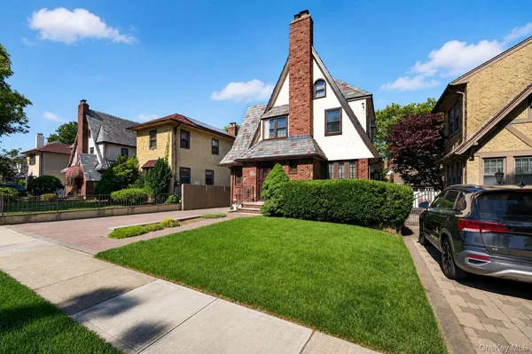 $1,288,888 | 26-26 169th Street | Murray Hill - Flushing