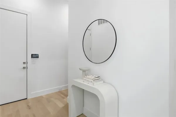 $949,000 | 610 North Oak Cliff Boulevard, Unit 302, Dallas, TX 75208