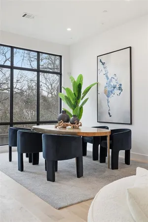 $949,000 | 610 North Oak Cliff Boulevard, Unit 302, Dallas, TX 75208