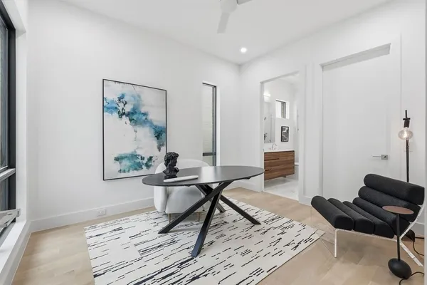 $949,000 | 610 North Oak Cliff Boulevard, Unit 302, Dallas, TX 75208